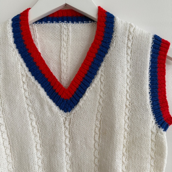 Retro Cable Knit Sweater Vest White Red Blue Trim Preppy V-Neck Vtg Tennis XS/Sm - Picture 2 of 3